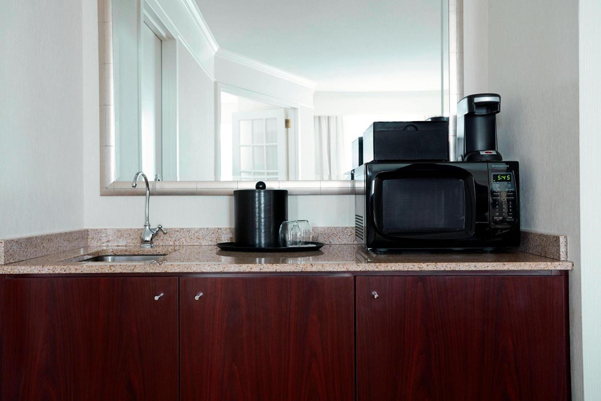 Washington Dulles Marriott Suites Герндон Екстер'єр фото